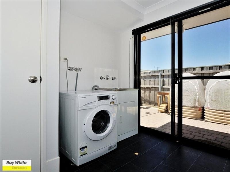 1 Ginnini Lane, Ellenbrook WA 6069