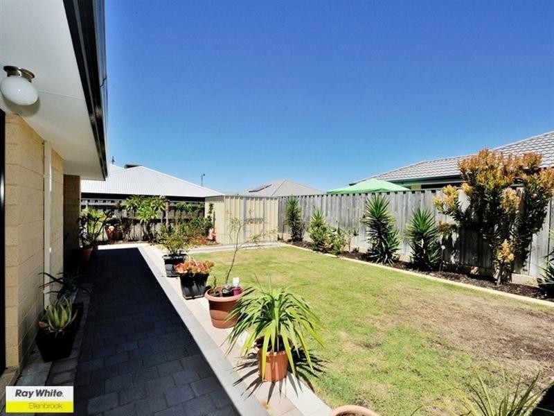 1 Ginnini Lane, Ellenbrook WA 6069