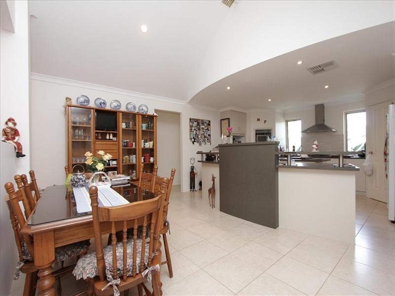 15 Kalinga Drive, Ellenbrook WA 6069
