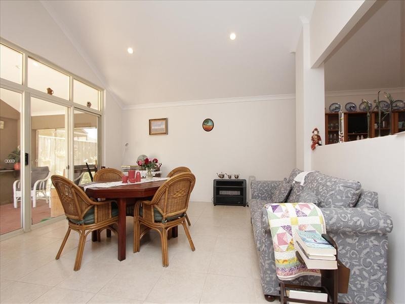 15 Kalinga Drive, Ellenbrook WA 6069