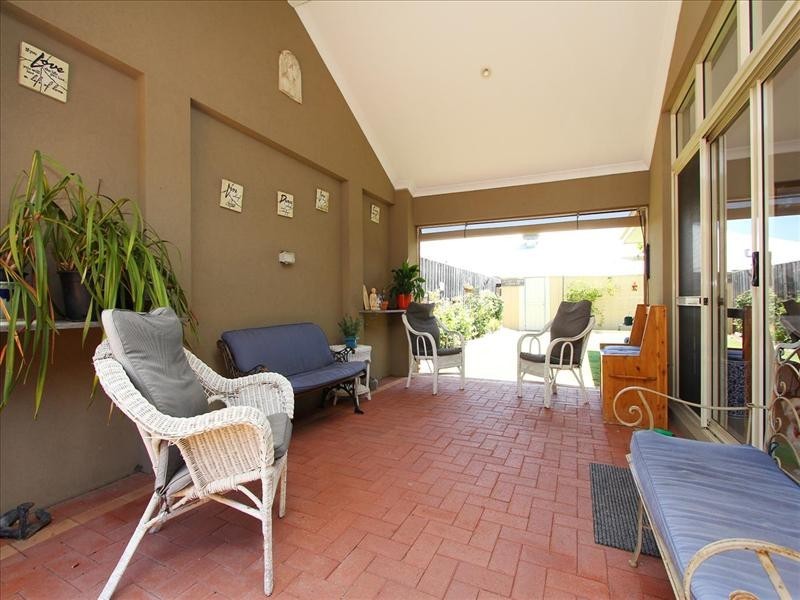 15 Kalinga Drive, Ellenbrook WA 6069