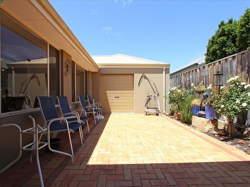 15 Kalinga Drive, Ellenbrook WA 6069
