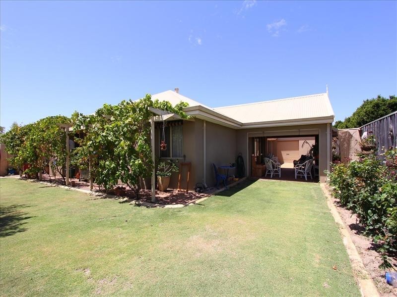 15 Kalinga Drive, Ellenbrook WA 6069
