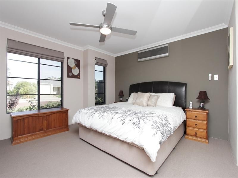 25 Farmaner Parkway, Ellenbrook WA 6069