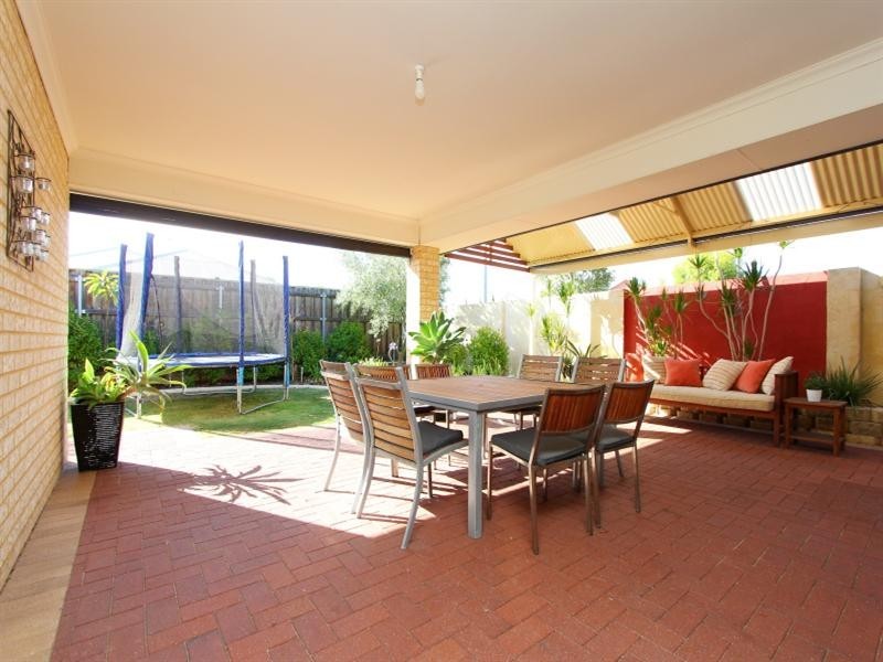 25 Farmaner Parkway, Ellenbrook WA 6069