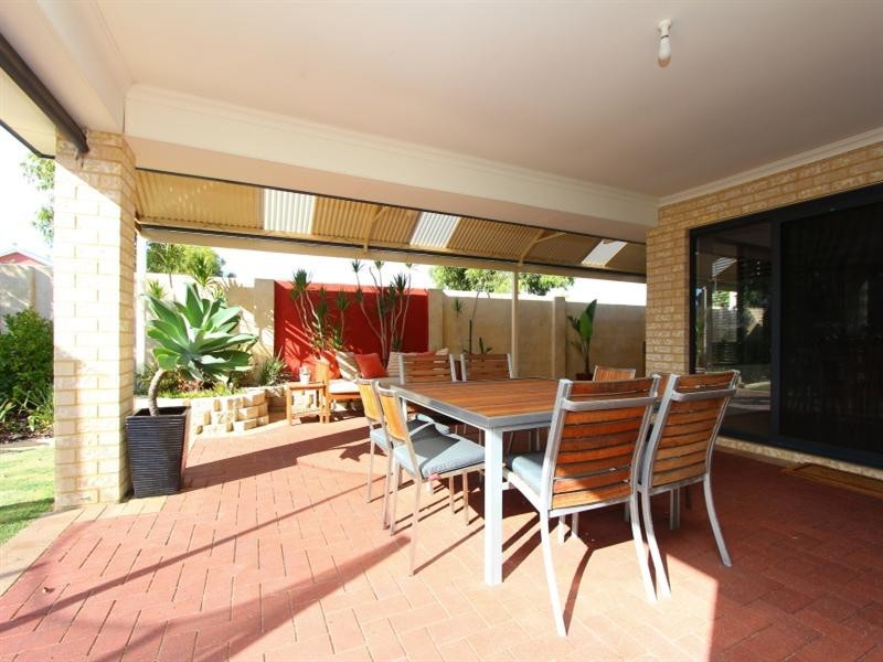 25 Farmaner Parkway, Ellenbrook WA 6069