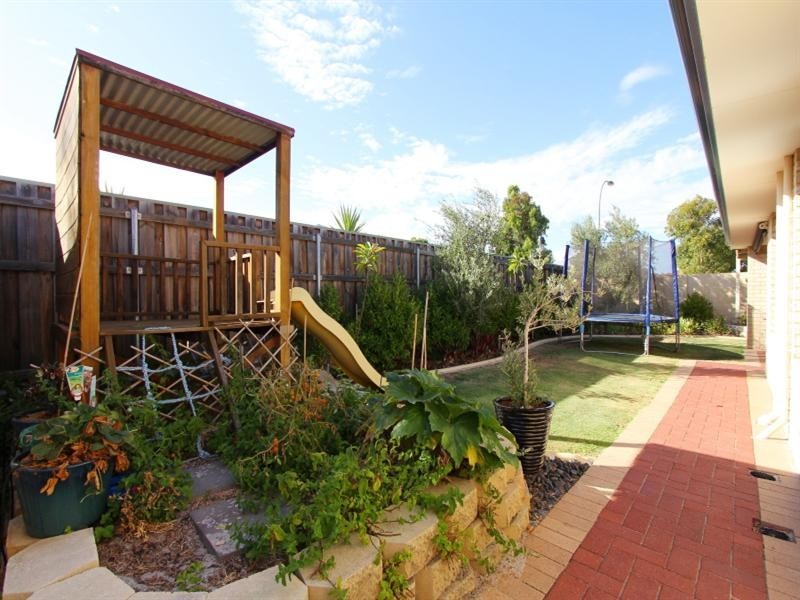 25 Farmaner Parkway, Ellenbrook WA 6069