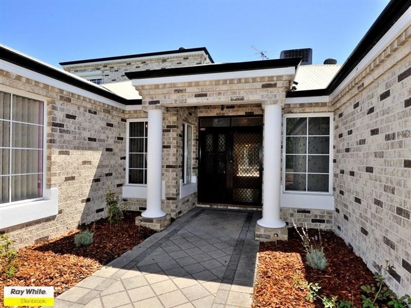 2 Merlot Court, The Vines WA 6069