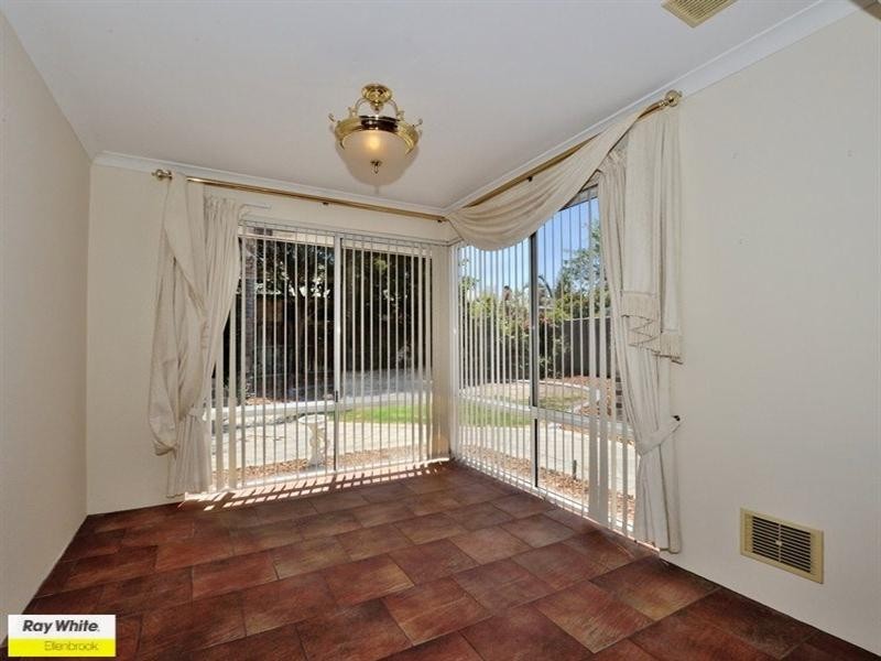 2 Merlot Court, The Vines WA 6069