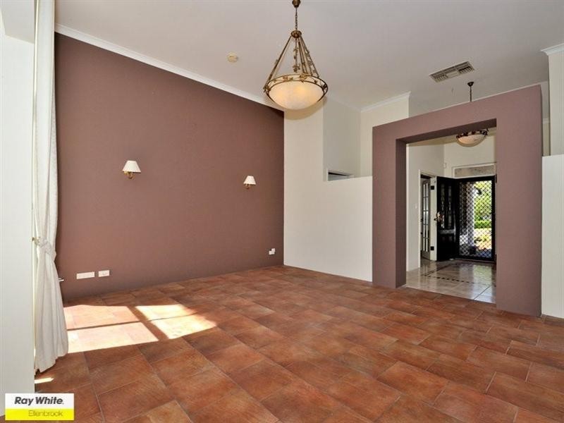 2 Merlot Court, The Vines WA 6069