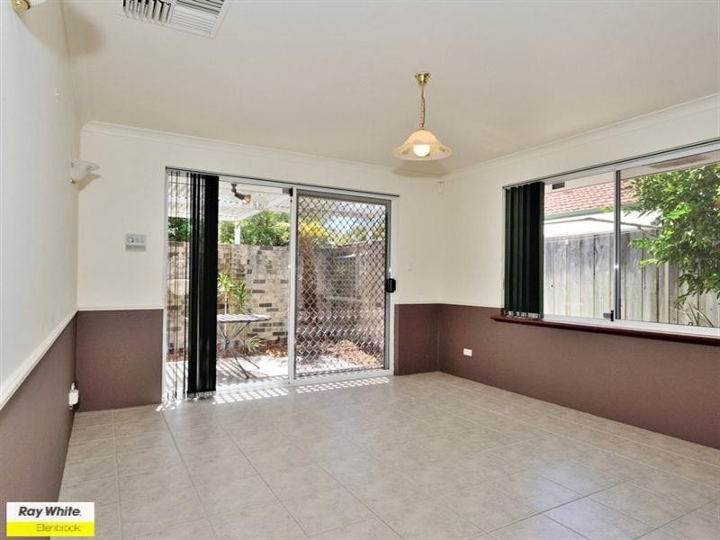 2 Merlot Court, The Vines WA 6069
