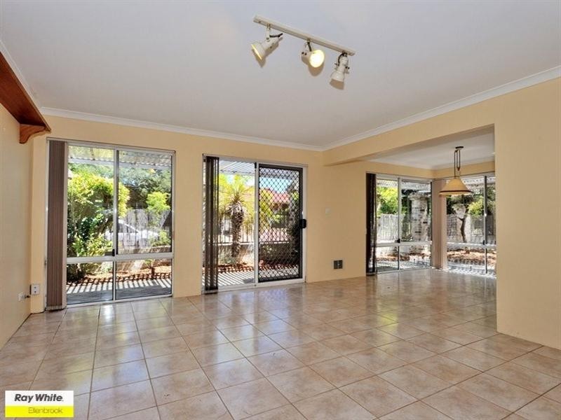 2 Merlot Court, The Vines WA 6069