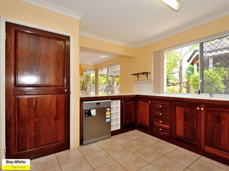 2 Merlot Court, The Vines WA 6069