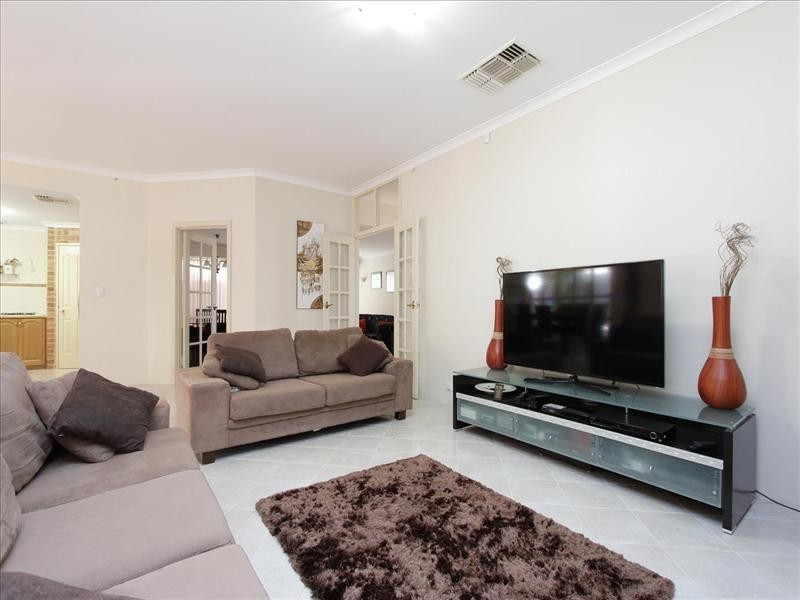 15 Pinea Turn, Ellenbrook WA 6069