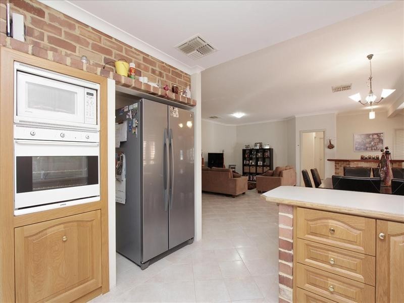 15 Pinea Turn, Ellenbrook WA 6069