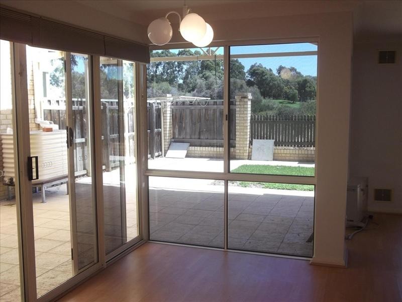 27 Lakefront Vista, The Vines WA 6069