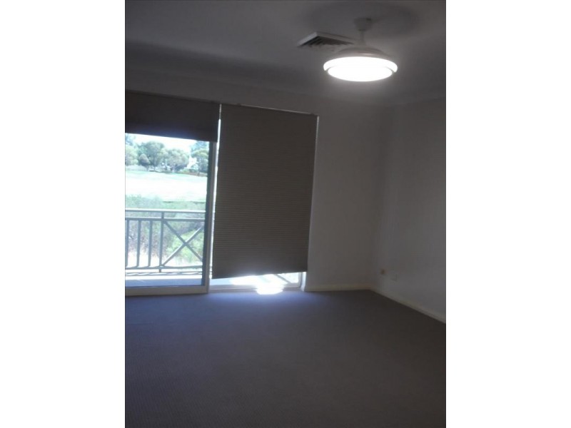 27 Lakefront Vista, The Vines WA 6069