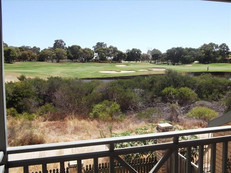 27 Lakefront Vista, The Vines WA 6069