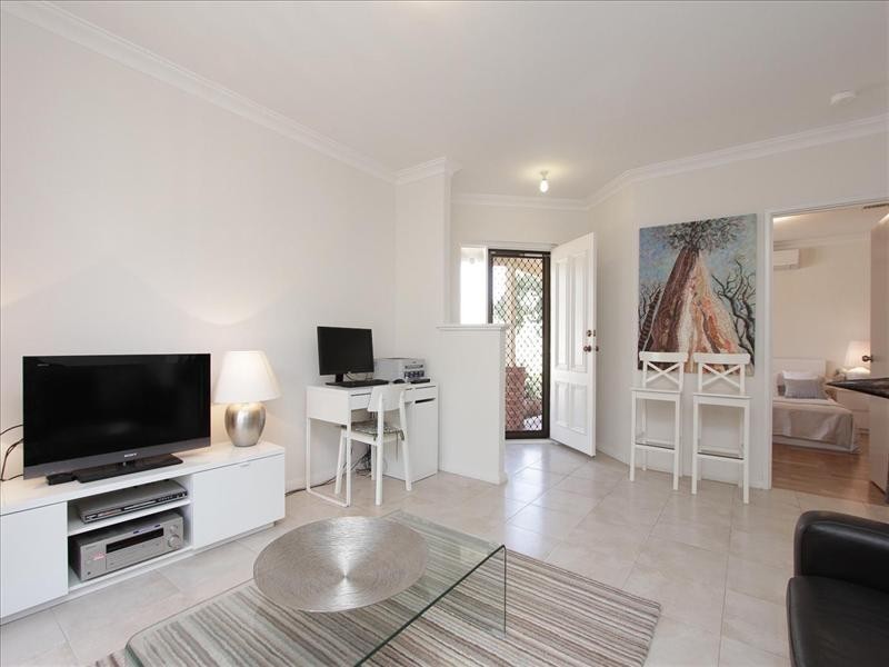 11 Solanum Court, Ellenbrook WA 6069