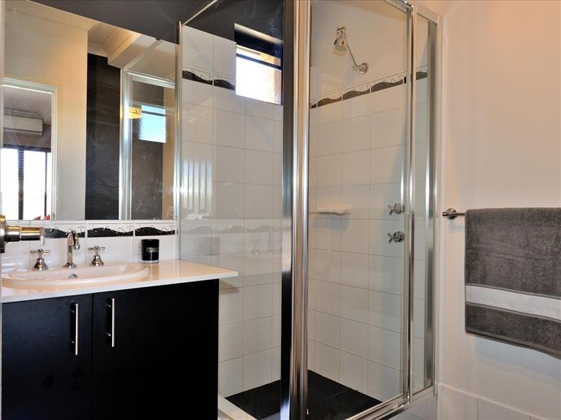 8 Tapioca Drive, Aveley WA 6069