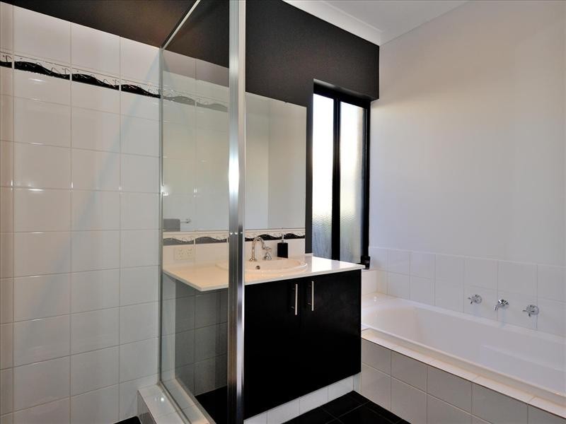 8 Tapioca Drive, Aveley WA 6069
