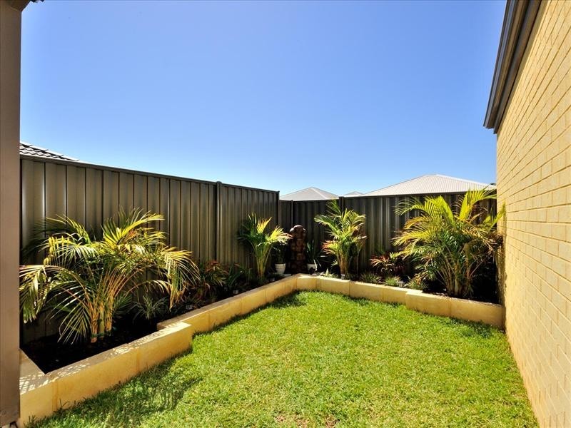 8 Tapioca Drive, Aveley WA 6069