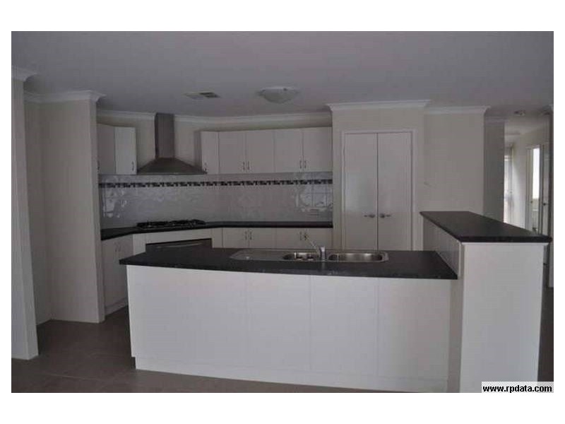 3 Barclay Way, Aveley WA 6069