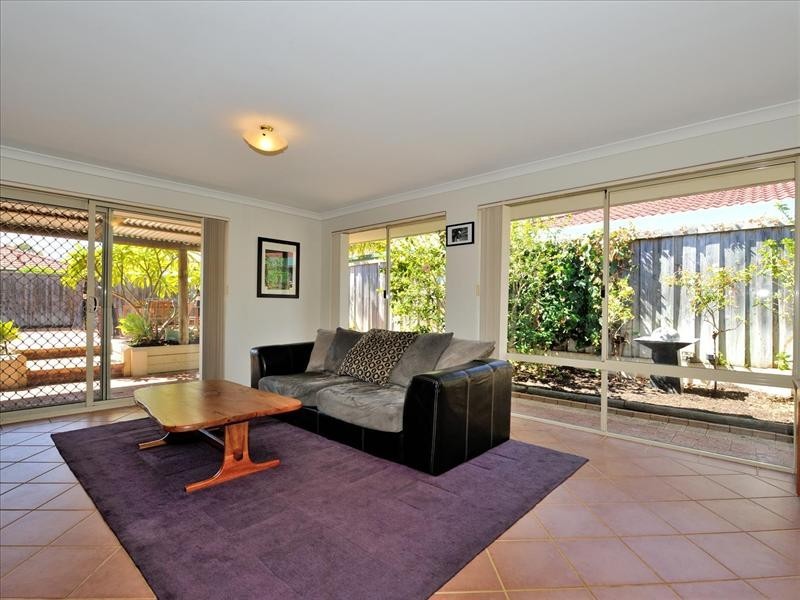6 Tanami Circle, Ellenbrook WA 6069
