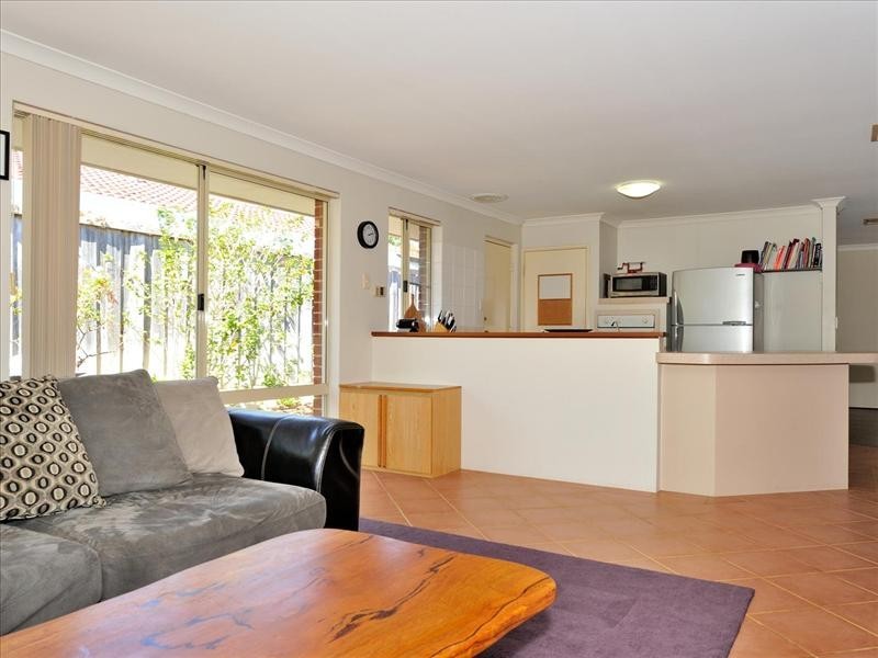 6 Tanami Circle, Ellenbrook WA 6069
