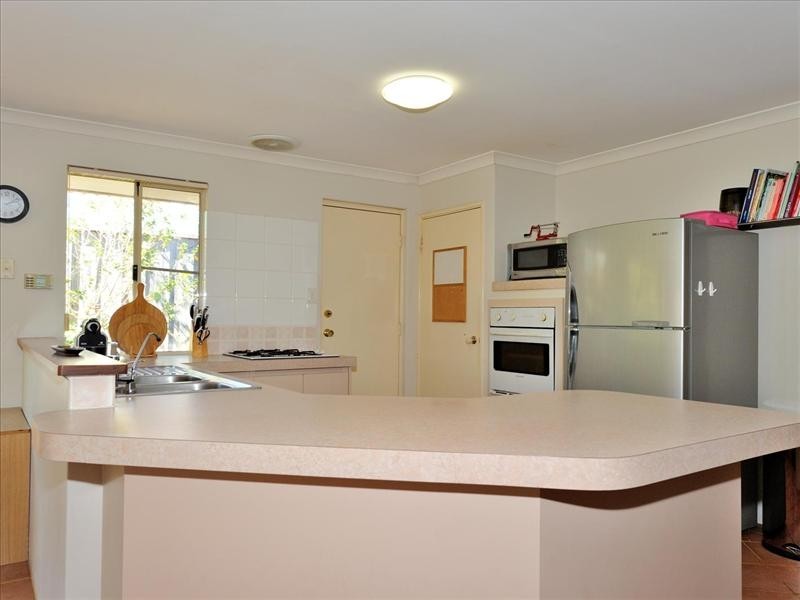 6 Tanami Circle, Ellenbrook WA 6069