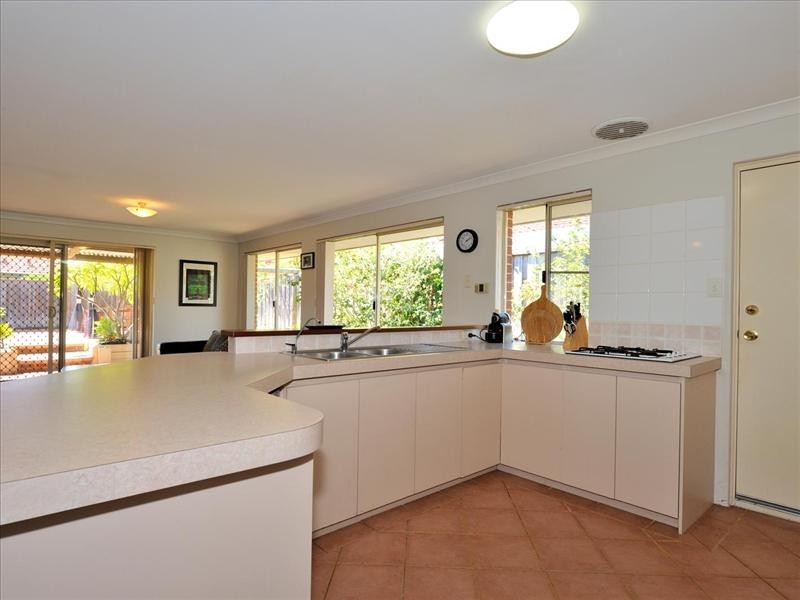 6 Tanami Circle, Ellenbrook WA 6069