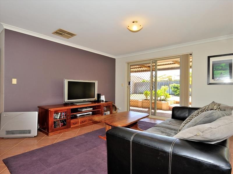 6 Tanami Circle, Ellenbrook WA 6069