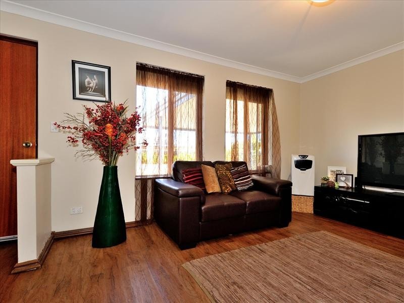 2 Winderie Crescent, Ellenbrook WA 6069