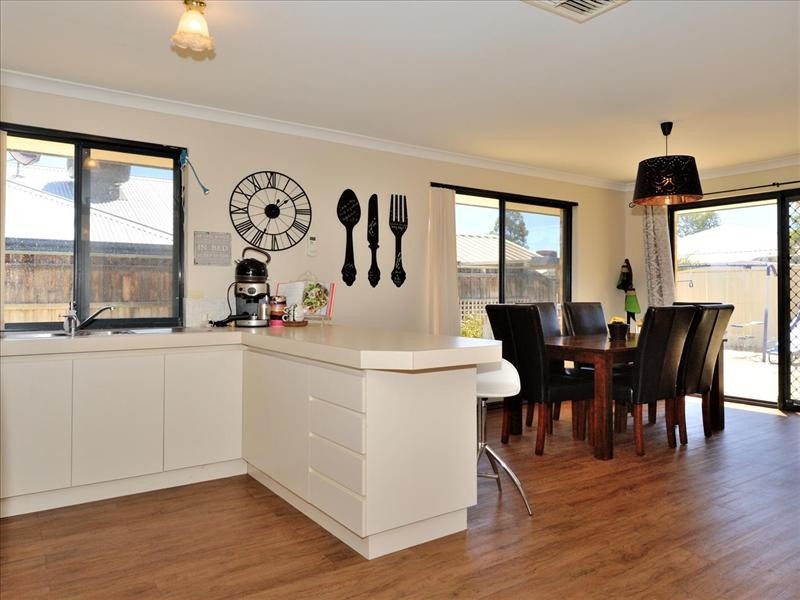 2 Winderie Crescent, Ellenbrook WA 6069