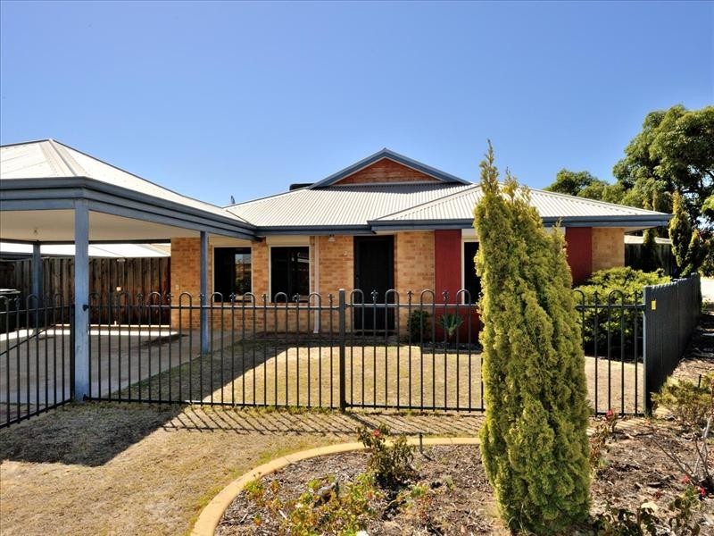 2 Winderie Crescent, Ellenbrook WA 6069