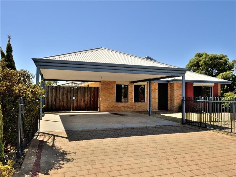 2 Winderie Crescent, Ellenbrook WA 6069