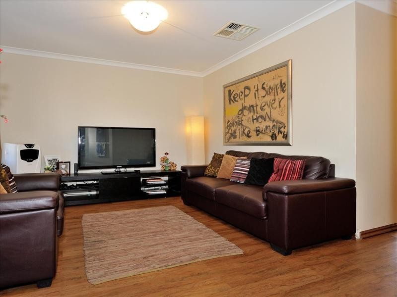 2 Winderie Crescent, Ellenbrook WA 6069