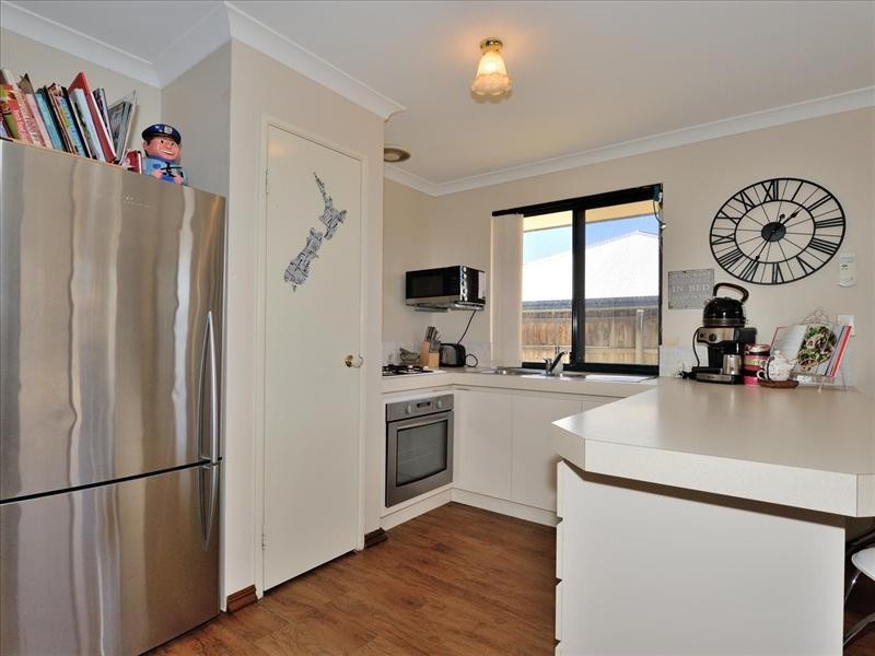 2 Winderie Crescent, Ellenbrook WA 6069