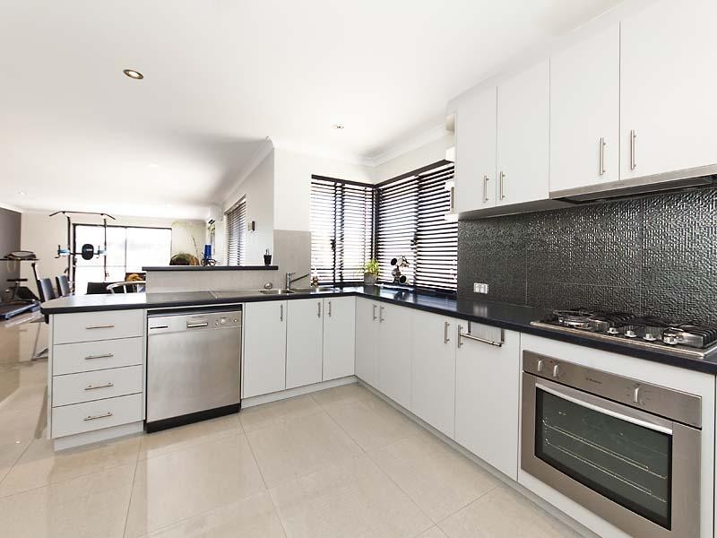 11 Starke Turn, Ellenbrook WA 6069