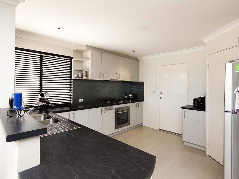 11 Starke Turn, Ellenbrook WA 6069