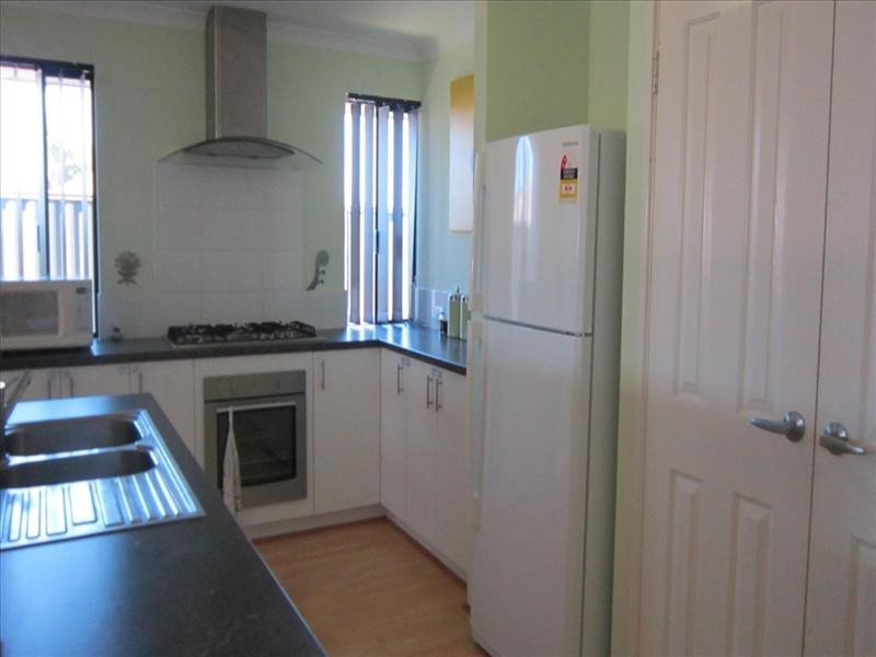 6 Marden Grange, Aveley WA 6069