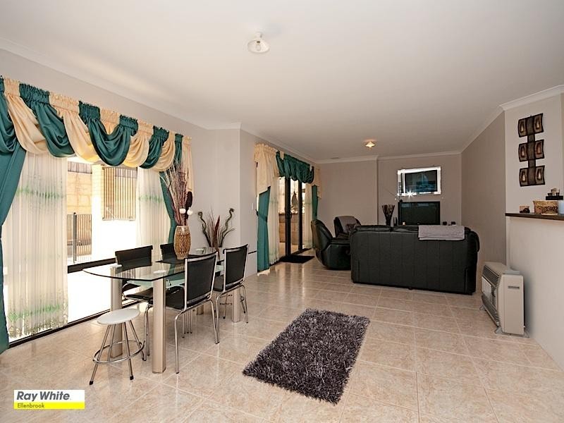 44 Mona Vale Loop, Ellenbrook WA 6069