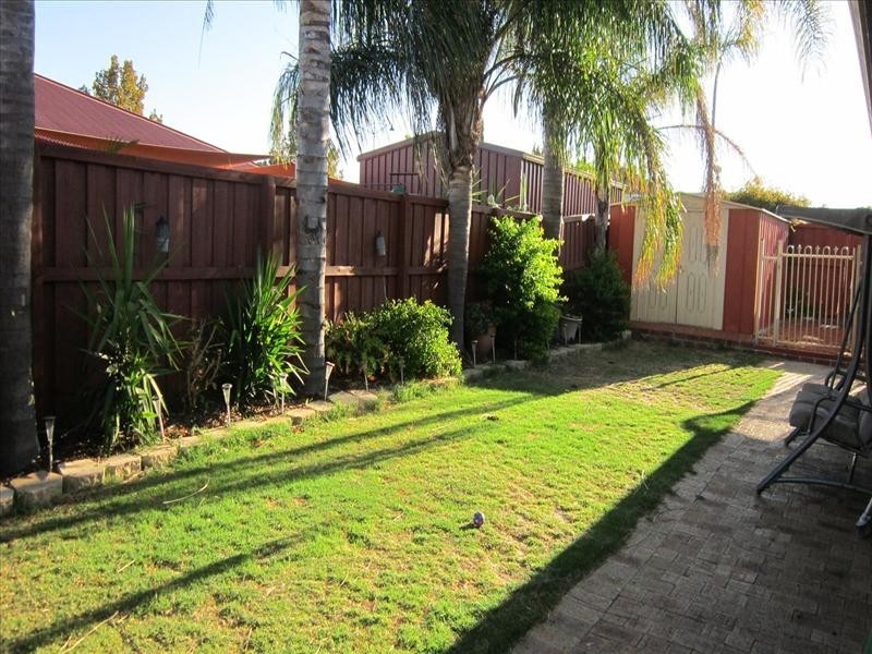 2 Snow Wood Avenue, Ellenbrook WA 6069