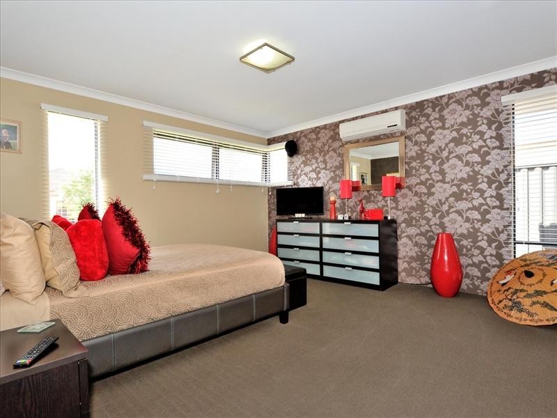 11 Pasalich Bend, Aveley WA 6069