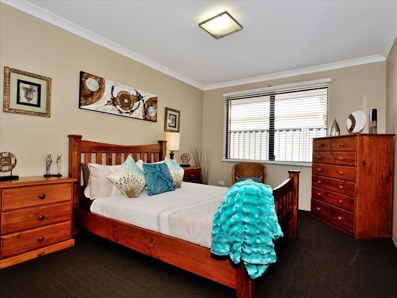 11 Pasalich Bend, Aveley WA 6069