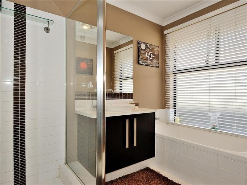 11 Pasalich Bend, Aveley WA 6069