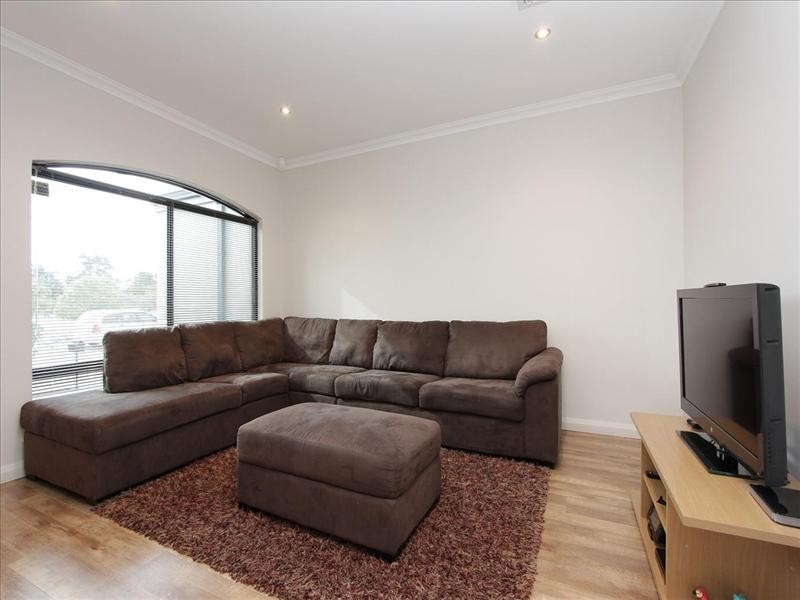 28 Starke Turn, Ellenbrook WA 6069