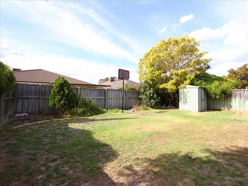 24 Taranto Way, Ellenbrook WA 6069