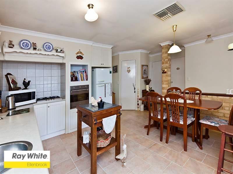 17 Midsummer Circle, Ellenbrook WA 6069