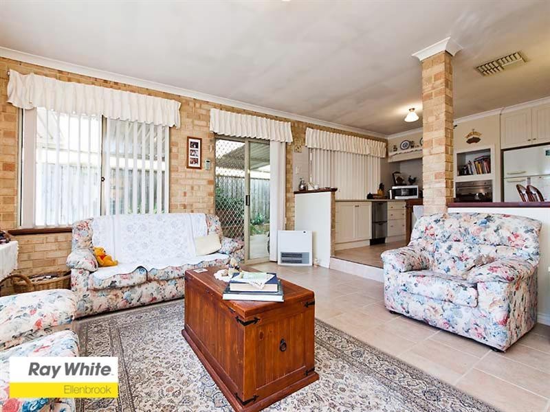 17 Midsummer Circle, Ellenbrook WA 6069